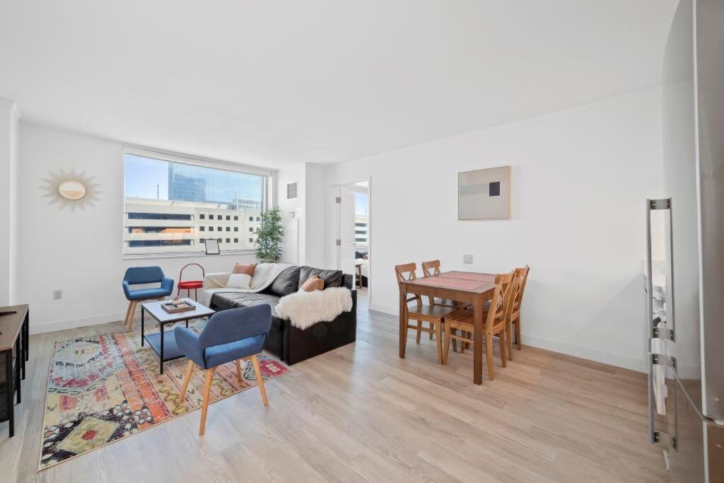 Modern 2br 3ba On The Boardwalk By Cozysuites Apartment