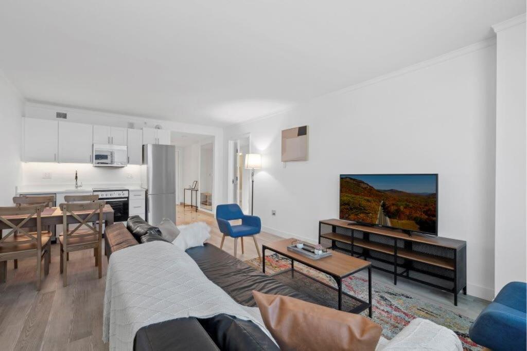 Apartment Modern 2br 3ba On The Boardwalk By Cozysuites