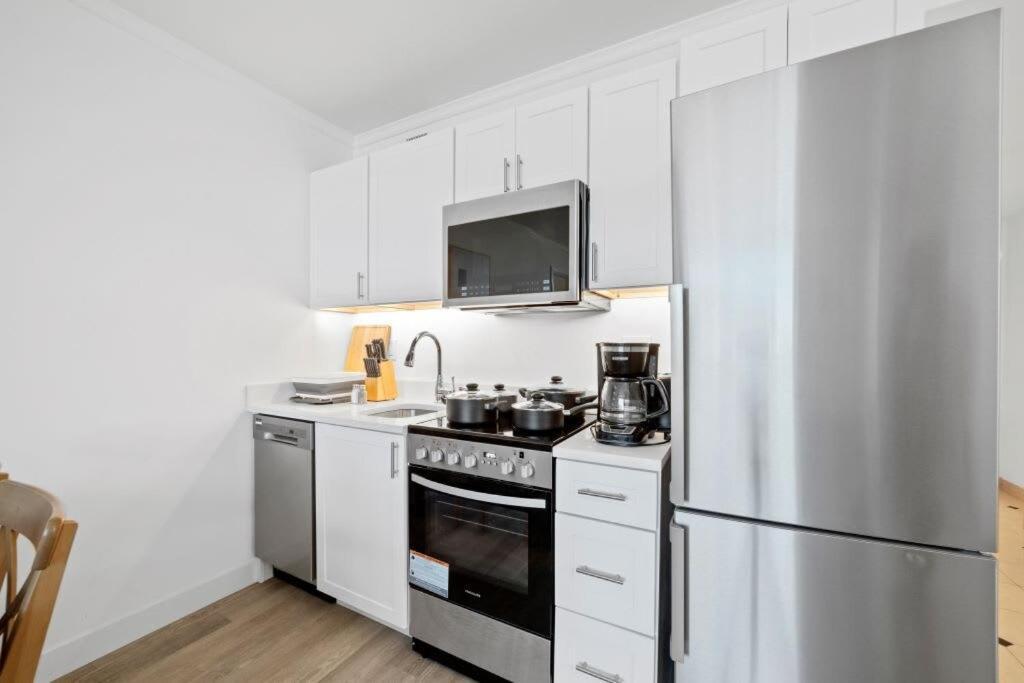 Modern 2br 3ba On The Boardwalk By Cozysuites Apartment *